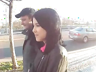 Rekan membantu dengan selaput dara pemeriksaan dan sialan perawan gadis