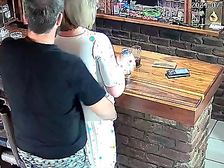Peguei minha esposa traindo na câmera