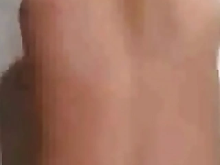A very beautiful and elegant high school girl was encountered during the holiday travel. She was white, tender and cute. Her pussy was inserted wildly.
