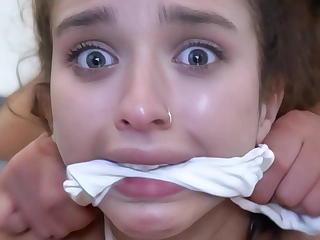 МЫ ЕЁ ПОЧТИ ПРИВЯЗАЛИ - Едва достигшая совершеннолетия девчонка превратилась в проститутку, облизывающую сперму