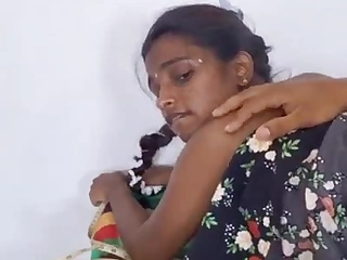 বড় পাছার দেশি মেয়েকে দর্জি মালিক তার সব ছিদ্রে নির্মমভাবে চোদে