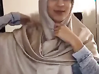 Hot Paki Hijab Girl